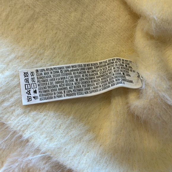 Forever 21 crop fuzzy sweater - Picture 7 of 8